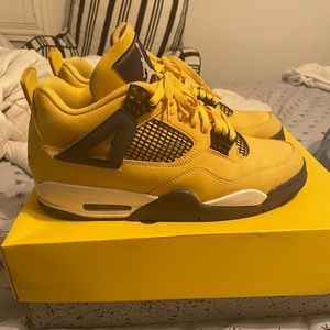Jordan Retro Lightning 4 size 10.5